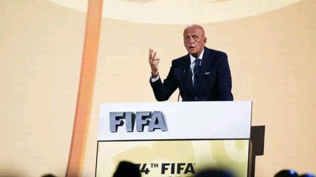 开云中国官网-VAR平替FVS允许主帅挑战判罚，足球进入鹰眼时代？