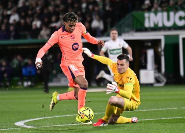 开云官方平台-巴萨30射6预进仅进3球，这真是快乐足球